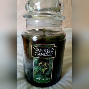 Yankee Candle Mistletoe Large Jar